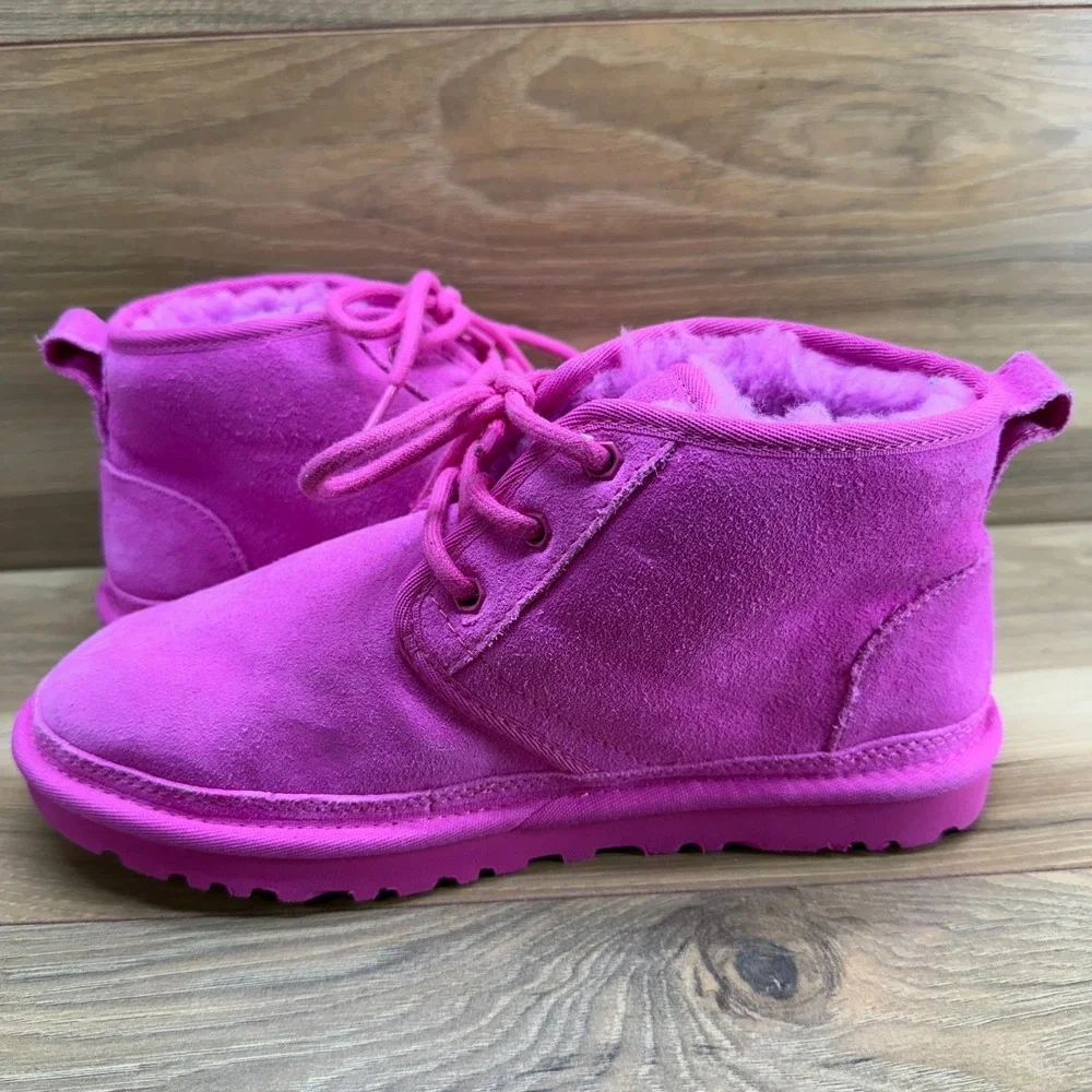 UGG Neumel Chukka Womens Boots Size 7 Pink Suede Shearling Fur Lined